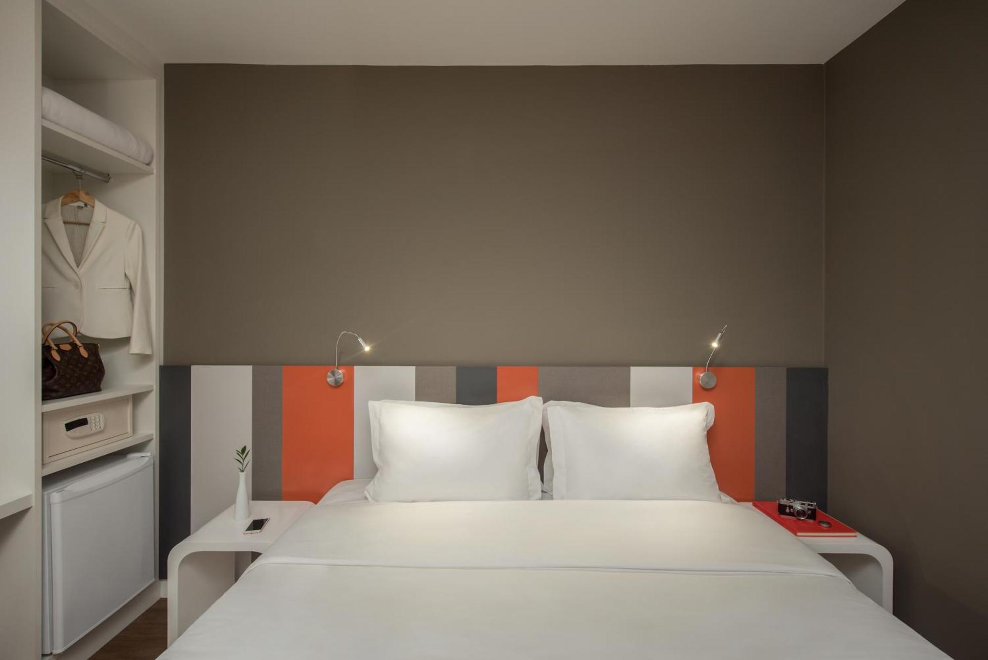 Standard Double Queen Bed,1453271557:JPEG