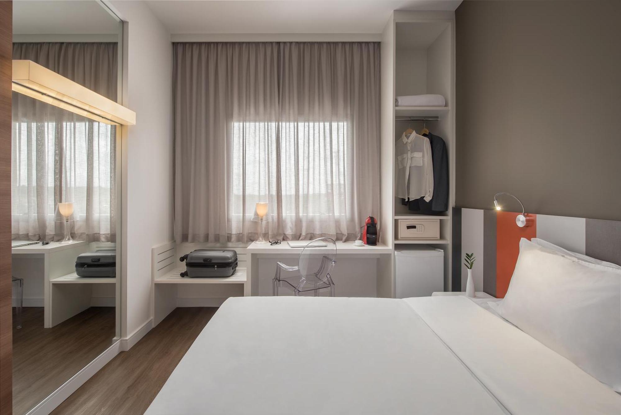 Premium Double Room Queen Bed,643900104:JPEG